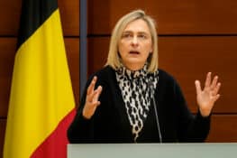 العمال المهاجرون من خارج أوروبا مطالبون ببرنامج اندماج جديد في فلاندر