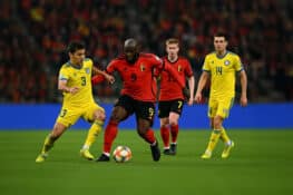 بلجيكا تسحق كازاخستان 6-0 وتقترب من حسم بطاقة المونديال