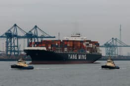 شلل بحري غير مسبوق… أزمة في موانئ بلجيكا تهدد الاقتصاد وتكشف عمق التوتر الاجتماعي