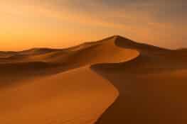 صحراء الغناء: الرمال التي تصدر أصواتًا غامضة تحيّر العلماء