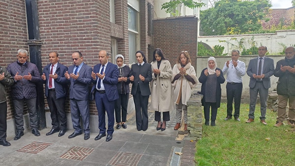 السفير الجزائري في بروكسل يلقي كلمة خلال احتفال رسمي داخل مقر السفارة الجزائرية بمناسبة اليوم الوطني للهجرة، بحضور أعضاء الجالية الجزائرية في بلجيكا.