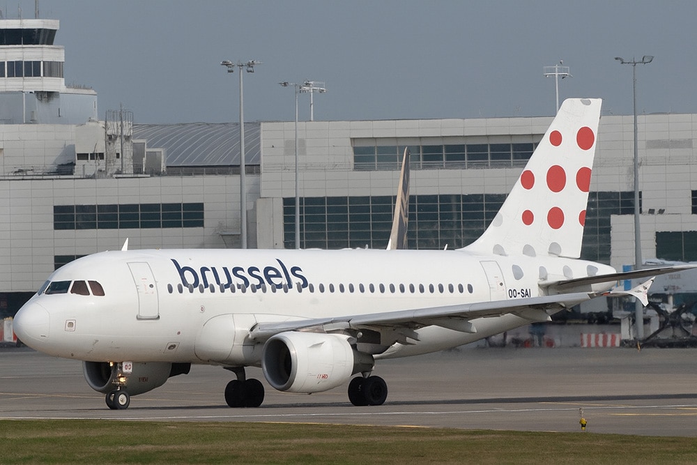 قنبلة في مطار بروكسل تربك المسافرين وتدفع الشرطة لإجراءات أمنية صارمة