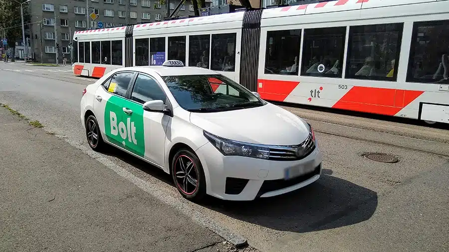 سيارات الأجرة ذاتية القيادة تقترب من شوارع أوروبا وبلجيكا تتابع التطورات