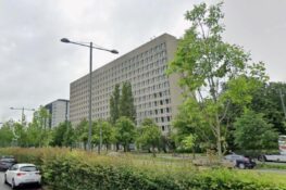 أكثر من مئة شخص يقتحمون مبنى أوروبيا مهجورا في بروكسل