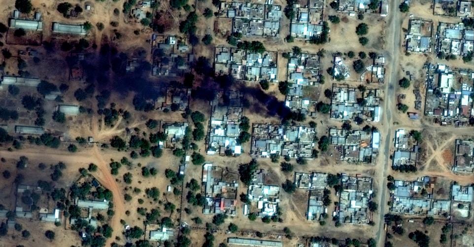 صور أقمار صناعية تكشف عن اختفاء نصف سكان الفاشر في دارفور