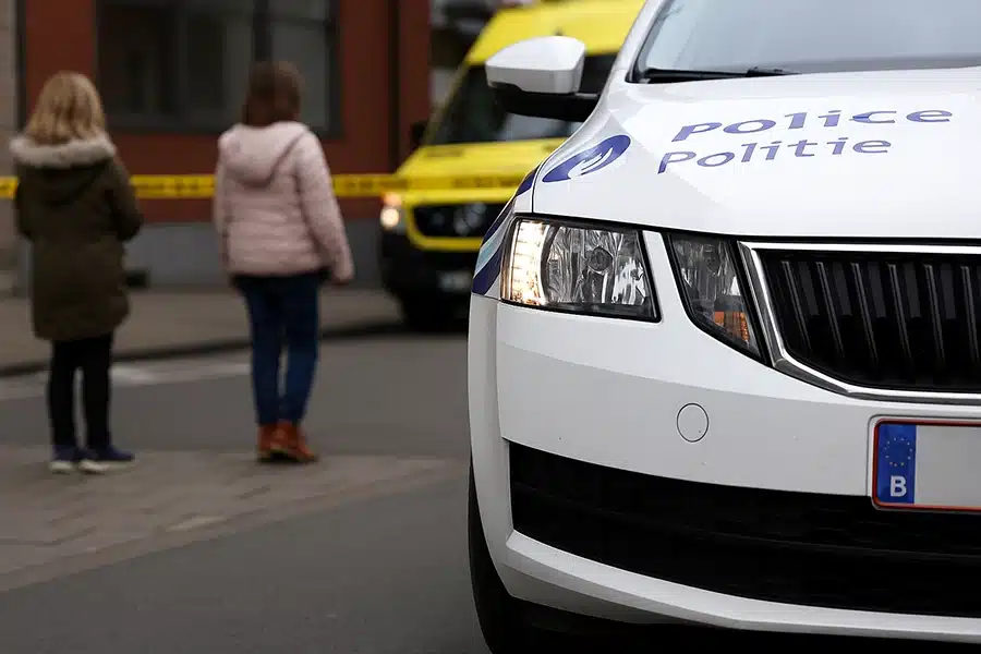 إصابة طفلتين في حادث سير مع سيارة شرطة بحي إكسل في بروكسل