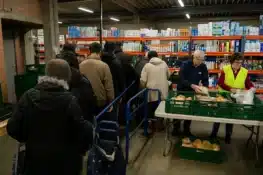 أزمة خانقة تضرب بنوك الطعام في أنتويرب بعد تراجع الدعم الأوروبي