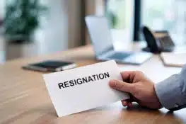 حقوقك عند الاستقالة في بلجيكا: استقالة قانونية دون عقوبات