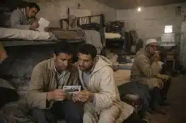 مساكن العمال المغاربة: حكايات من قلب الأحياء الصناعية في بلجيكا