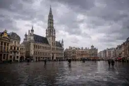 الطقس في بلجيكا اليوم: غيوم رطبة وهدوء نسبي في المدن الكبرى