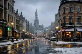 أخبار بلجيكا اليوم: محاكمة خطيرة، أزمة سكن، مفاوضات سياسية، وطقس شتوي