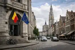 دبي تعيد متهمين من انتويرب إلى بلجيكا في قضايا جريمة منظمة