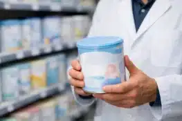 ثمانية رضّع في فلاندرز أصيبوا بتسمم بسبب حليب أطفال ملوث