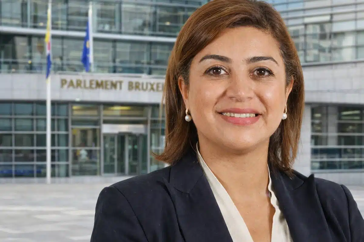 لبنى أزغود تتولى رئاسة فريق الحركة الإصلاحية في برلمان بروكسل