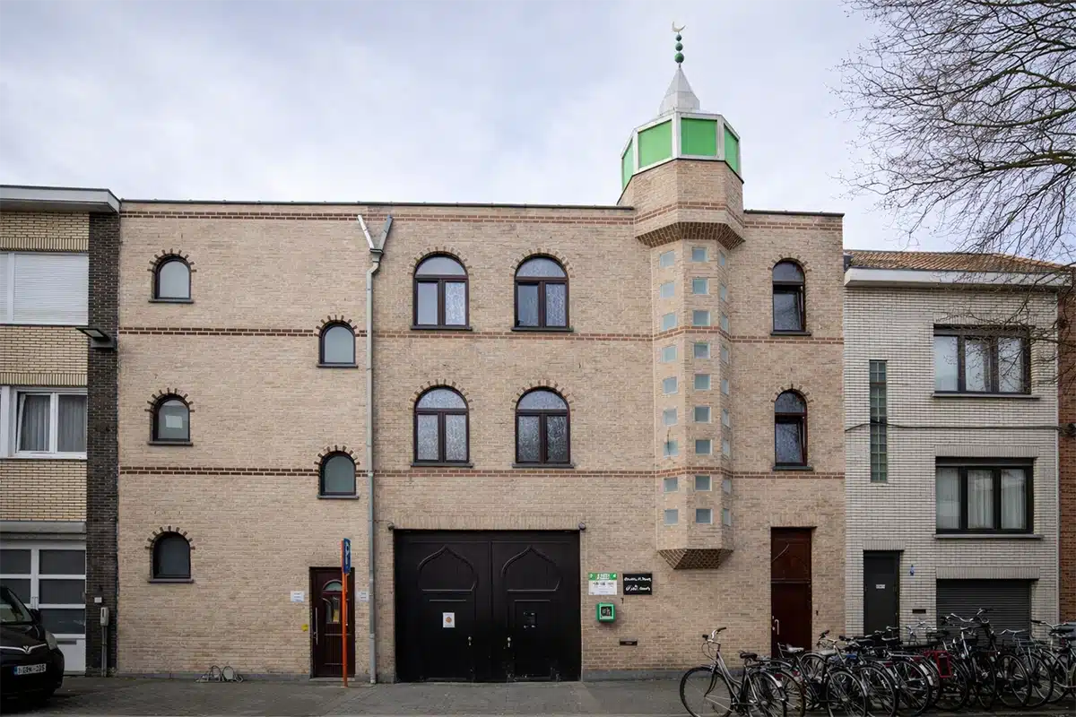 مساجد ميخيلين: أين يصلي المسلمون داخل المدينة؟